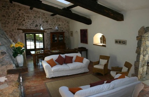 Callas House | 400 m² House ∙ 5 bedrooms ∙ 12 guests