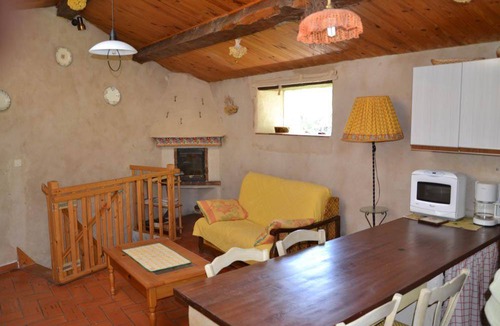 Simiane-la-Rotonde House | 42 m² Gîte ∙ 1 bedroom ∙ 4 guests