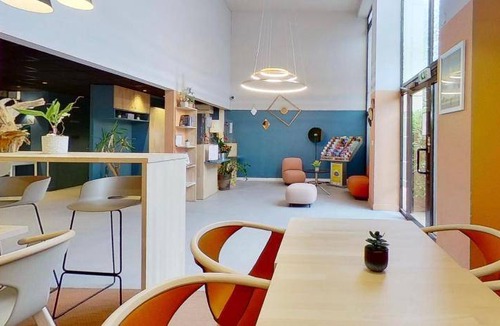Aix-en-Provence Apartment | 42 m² Serviced apartment ∙ 127 guests