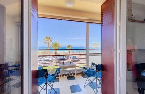 Saint-Cyr-sur-Mer Apartment | 45 m² Apartment ∙ 1 bedroom ∙ 4 guests