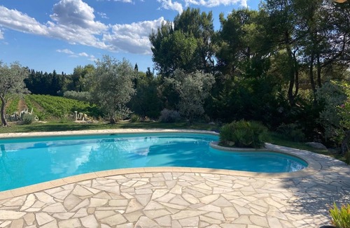 Eyragues House | 5 bedroom private vacation home in eyragues
