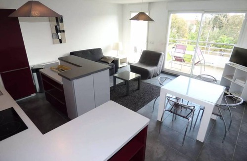 Les Sablettes Apartment | 50 m² Apartment ∙ 1 bedroom ∙ 5 guests