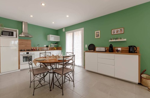 Ollioules Apartment | 50 m² Apartment ∙ 1 bedroom ∙ 2 guests