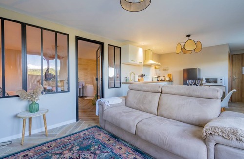Roquefort-la-Bedoule Apartment | 50 m² Apartment ∙ 1 bedroom ∙ 4 guests
