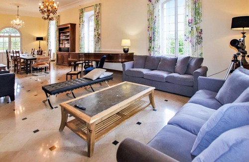 Apt House | 500 m² House ∙ 7 bedrooms ∙ 15 guests