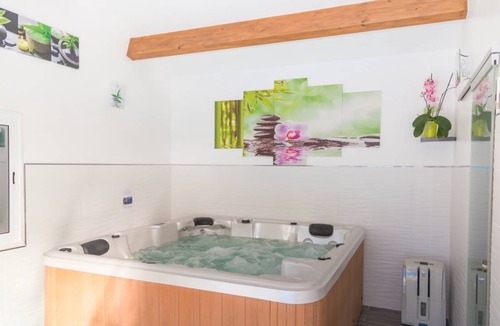 Plan-d'Aups-Sainte-Baume Apartment | 55 m² Apartment ∙ 1 bedroom ∙ 2 guests