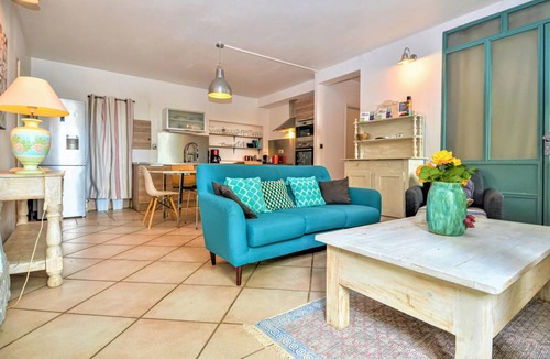 Violes House | 56 m² House ∙ 3 bedrooms ∙ 6 guests