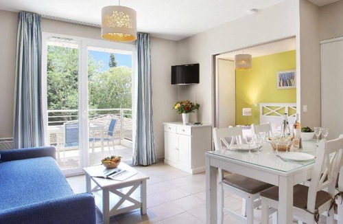 La Londe-les-Maures Hotel | 57 m² Hotel ∙ 2 bedrooms ∙ 6 guests