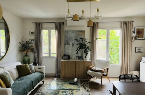 Loriol-du-Comtat House | 60 m² House ∙ 2 bedrooms ∙ 4 guests