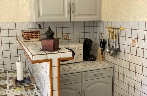 Sarrians Apartment | 61m² apartment, 3-star rating, air-conditioned, in the countryside, large plot, quiet location