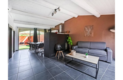 Saint-Genies-de-Comolas House | 64 m² Maisonette ∙ 2 bedrooms ∙ 6 guests