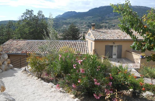 Buis-les-Baronnies House | 65 m² Gîte ∙ 2 bedrooms ∙ 5 guests