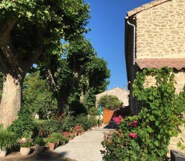 Cabannes Bed & Breakfast | 70 m² Bed and breakfast ∙ 2 guests