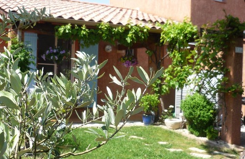 Pierrevert House | 70 m² House ∙ 2 bedrooms ∙ 4 guests
