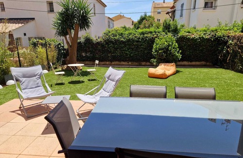 La Valette-du-Var Apartment | 80 m2 garden apartment in quiet residence close to the coast.