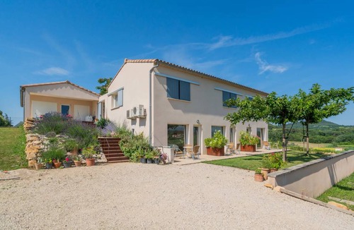 Blauvac House | 82 m² House ∙ 3 bedrooms ∙ 6 guests