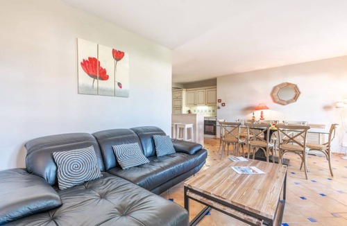 La Mole House | 83 m² House ∙ 3 bedrooms ∙ 6 guests