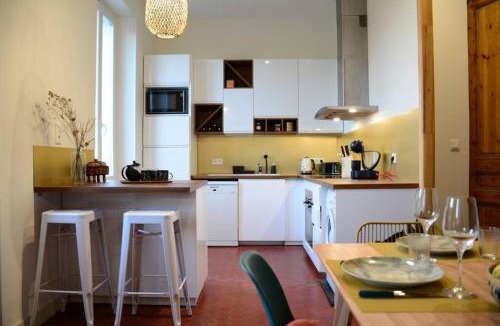 4th Arrondissement Apartment | 85 m2 centre ville 2 mn vieux Port au calme
