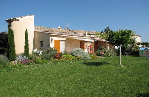 Simiane-la-Rotonde House | 85 m² Gîte ∙ 2 bedrooms ∙ 5 guests