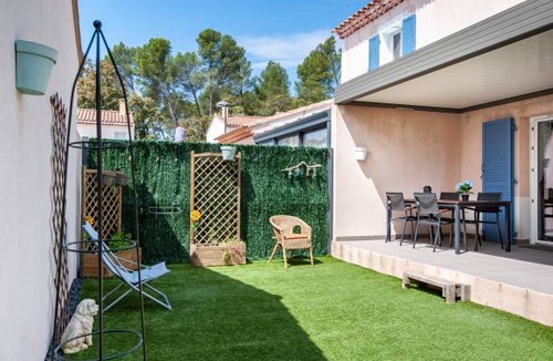 Pelissanne House | 90 m² House ∙ 2 bedrooms ∙ 2 guests