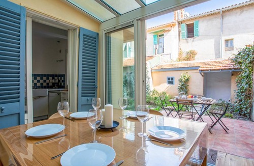 Le Mourillon House | 90 m² House ∙ 3 bedrooms ∙ 5 guests