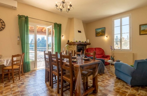 Chateaurenard House | 90 m² House ∙ 3 bedrooms ∙ 5 guests