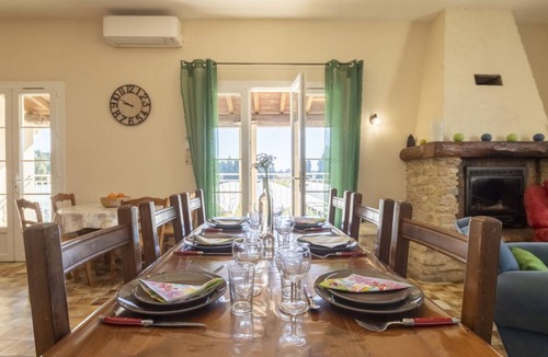 Chateaurenard House | 90 m² House ∙ 3 bedrooms ∙ 5 guests