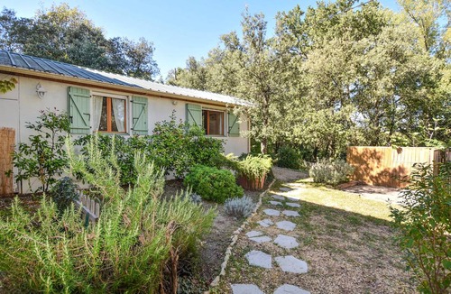 Mondragon House | 90 m² House ∙ 4 bedrooms ∙ 8 guests