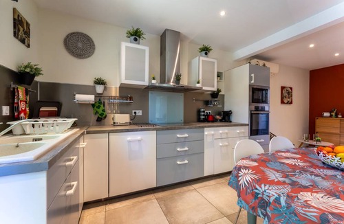 Comps House | 95 m² House ∙ 2 bedrooms ∙ 4 guests