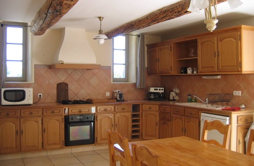 Saint-Hippolyte-le-Graveyron Cottage | A comfortable flat in a wine region
