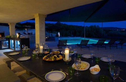 Venasque Villa | A HAVEN OF PARADISE PERCHED ON THE FAMOUS HILLS OF LUBERON