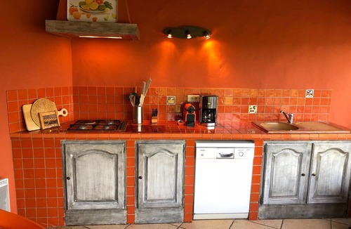 Roussillon Cottage | A haven of peace for two surrounded by vineyards with panoramic views.