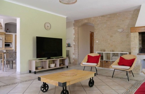Monteux Villa | A SLICE OF HEAVEN PERFECTLY PLACE TO VISIT ILE ON THE SOURGES,CARPENTRAS,AVIGNON
