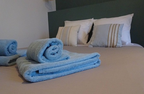 Venterol Bed & Breakfast | A sunny haven of peace with seasonal swimming pool