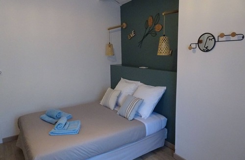 Venterol Bed & Breakfast | A sunny haven of peace with seasonal swimming pool