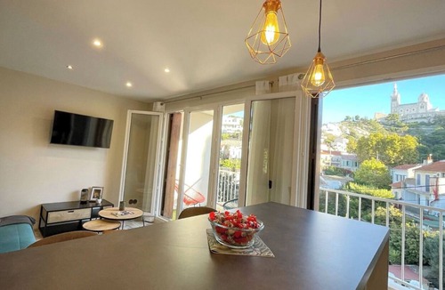 7th Arrondissement Apartment | Admirez Notre-dame de la Garde Roucas mer T3 Luxe