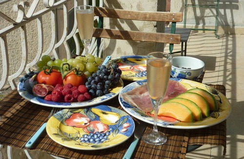 Pernes-les-Fontaines House | Air-conditioned & heated cottage in picturesque Pernes-les-Fontaines