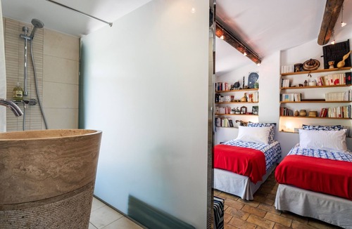 Grans Cottage | Air-conditioned B&B Provence Quiet Countryside Swimming pool Private SPA
