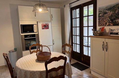Boulbon House | Air-conditioned cottage at a fruit farmer-Li Fru