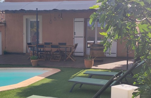 Puget-Ville Villa | Air-conditioned house with private swimming pool in the heart of vineyards and olive groves *.