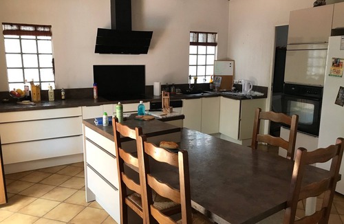 13th Arrondissement Bed & Breakfast | Air-conditioned room in a villa less than 10 km from Marseille's Vieux Port