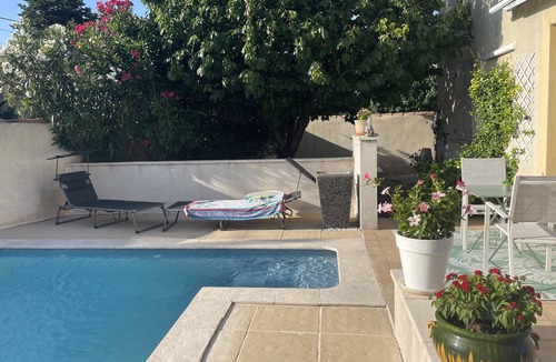 Vedene House | Air-conditioned, well-maintained house with private, unoverlooked swimming pool