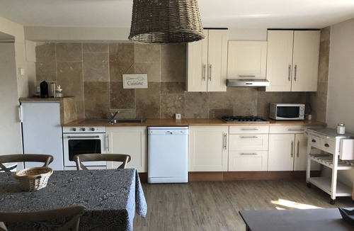 St.-Remy-de-Provence Apartment | all new, all beautiful! A quiet vacation
