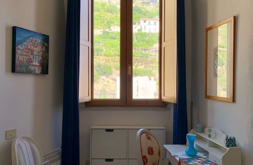 Minori Apartment | Amalfi coast Casabluette is a panoramic, quiet and delicate Mediterranean house