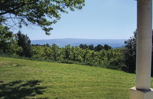 Roussillon House | Amazing home in Roussillon with WiFi