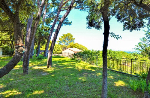 Sauveterre House | Amazing home in Sauveterre with WiFi