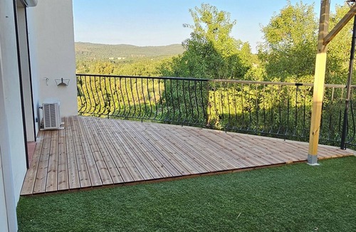 Saint-Cezaire-sur-Siagne Apartment | Apartment with jacuzzi