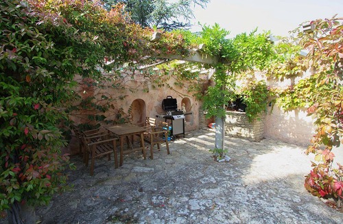 Maubec Apartment | Apartment ∙ 2 bedrooms ∙ 4 guests