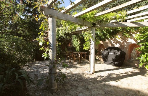 Maubec Apartment | Apartment ∙ 2 bedrooms ∙ 4 guests
