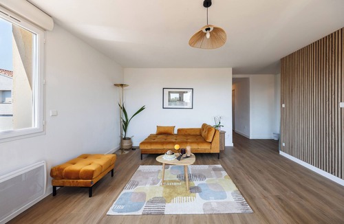 Port-de-Bouc Apartment | Apartment close to the beach with a view!